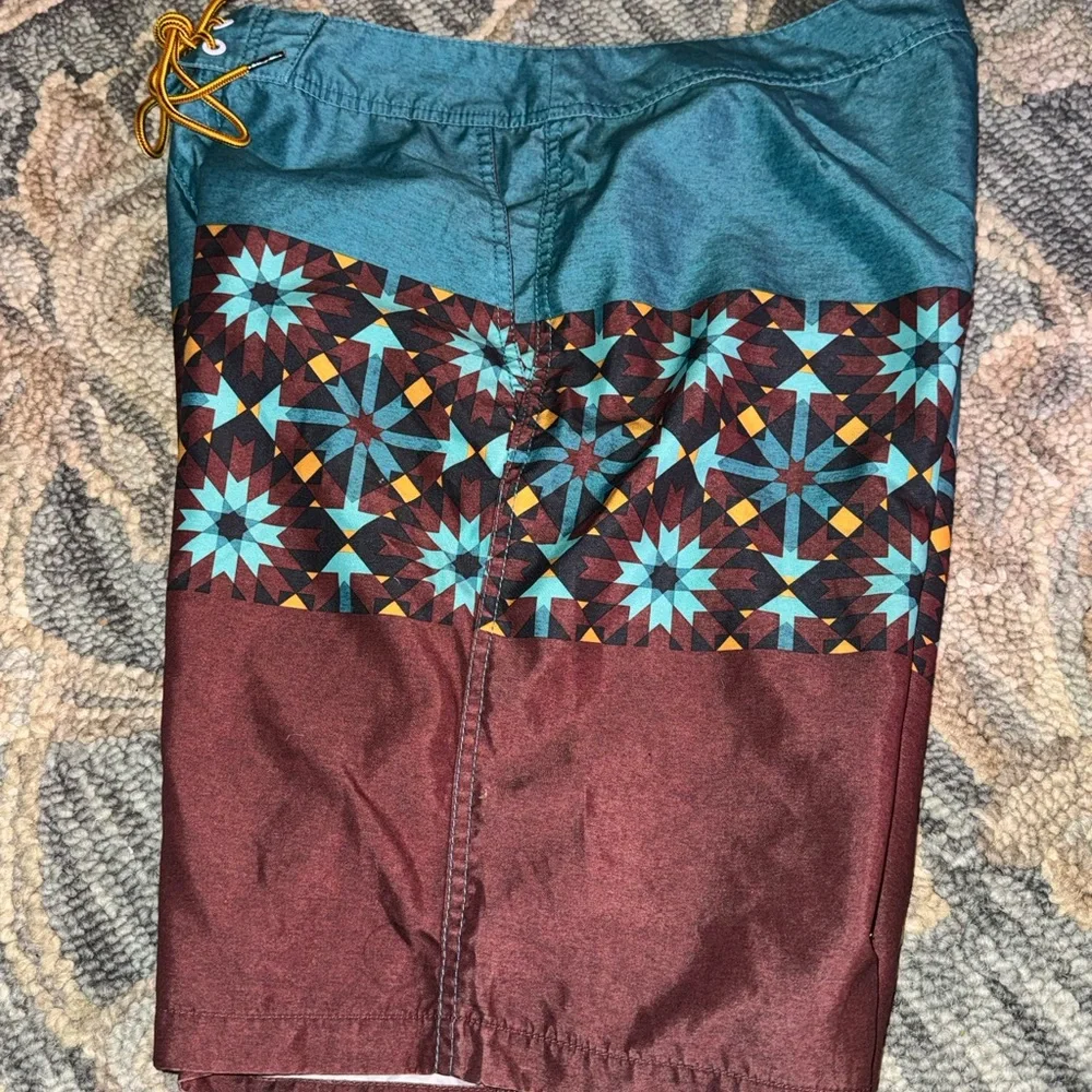 Geometric Patterned Shorts with Drawstring - Picture 10 of 12